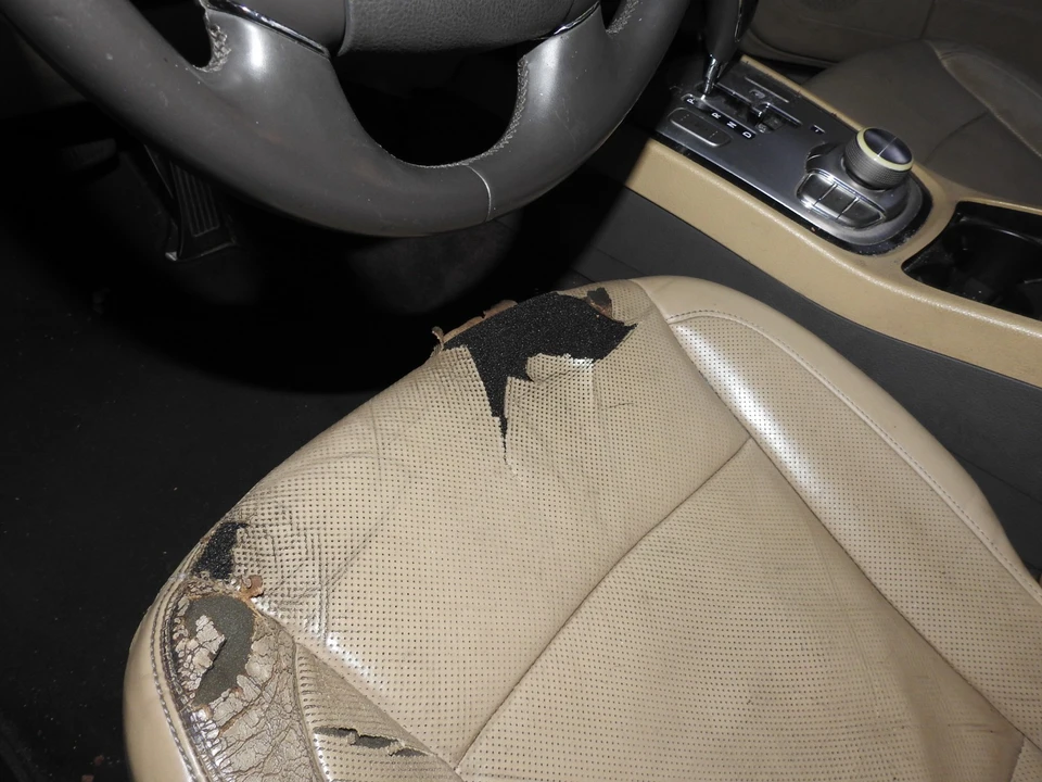 2011 Hyundai Genesis - Image 15 of 25