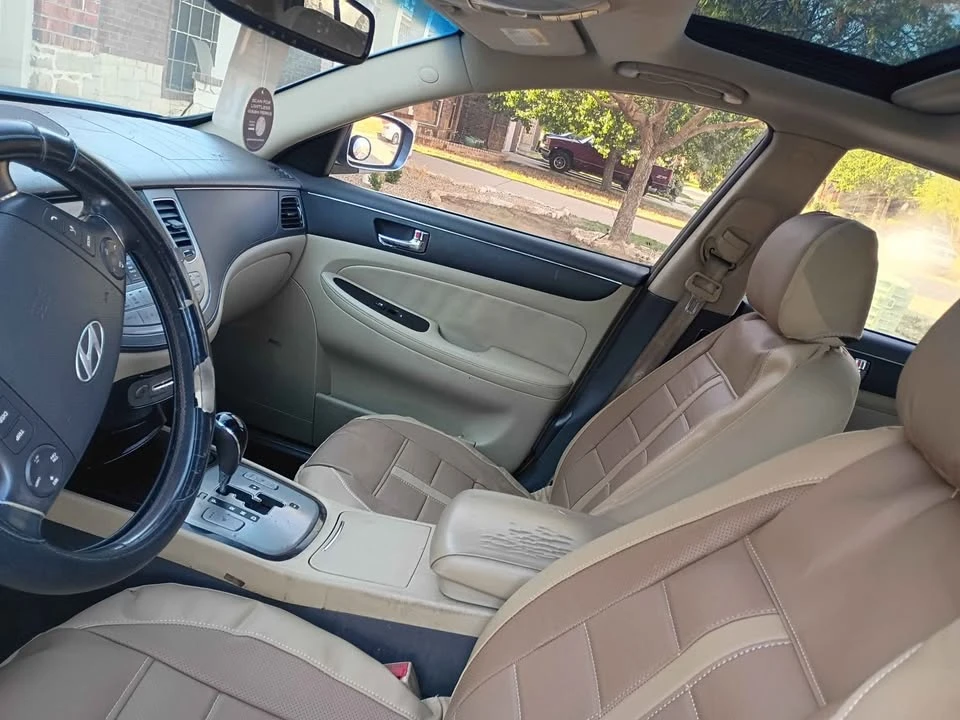 2011 Hyundai Genesis - Image 3 of 4