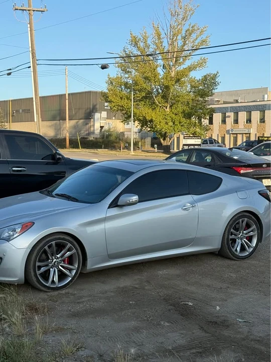 2011 Hyundai Genesis Coupe - Image 2 of 4