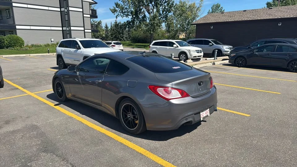 2011 Hyundai Genesis Coupe - Image 2 of 6