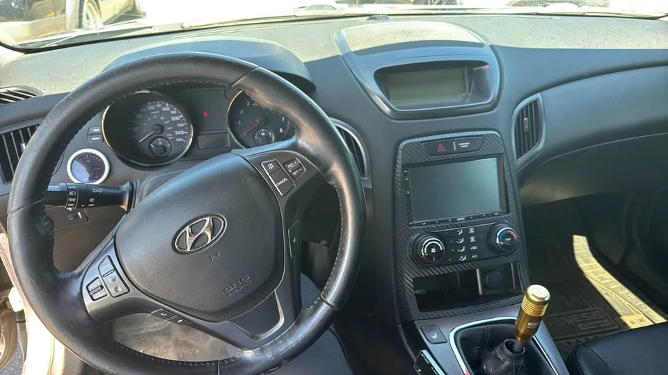 2011 Hyundai Genesis Coupe - Image 5 of 6