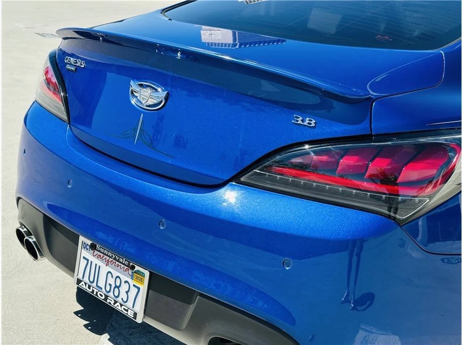 2011 Hyundai Genesis Coupe - Image 15 of 18