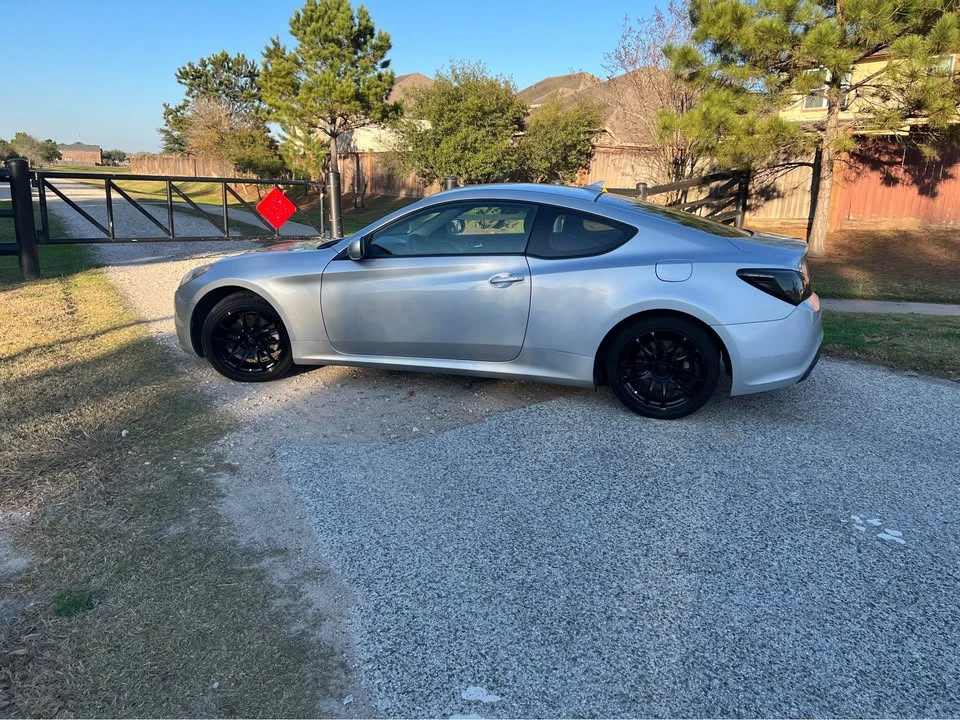 2011 Hyundai Genesis Coupe - Image 13 of 15