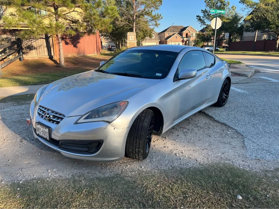 2011 Hyundai Genesis Coupe - Image 14 of 15