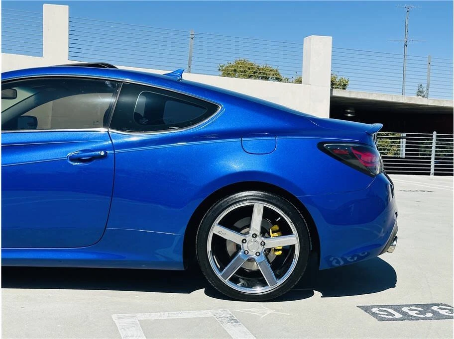 2011 Hyundai Genesis Coupe - Image 10 of 18