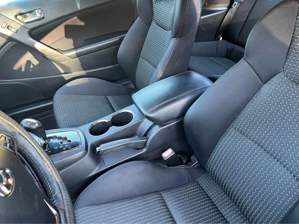 2011 Hyundai Genesis Coupe - Image 8 of 15