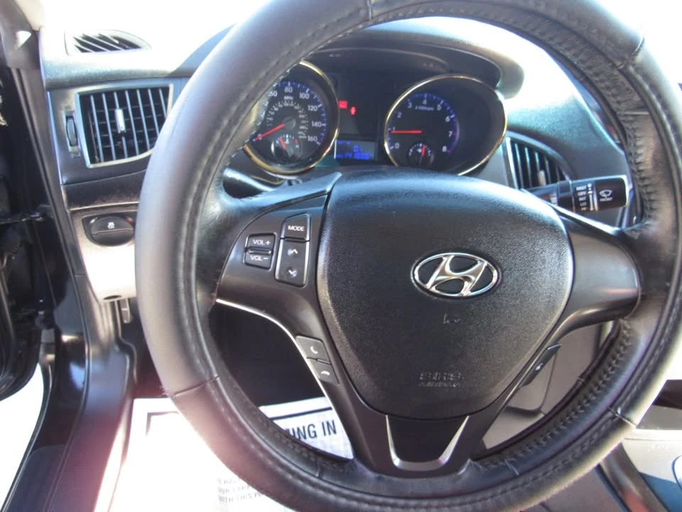 2011 Hyundai Genesis Coupe - Image 18 of 19