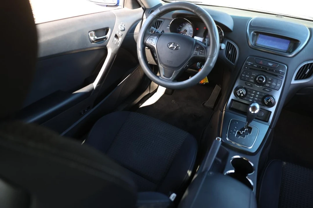 2011 Hyundai Genesis Coupe - Image 20 of 21