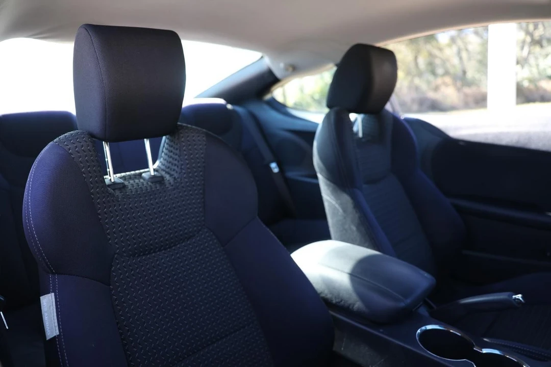2011 Hyundai Genesis Coupe - Image 18 of 21