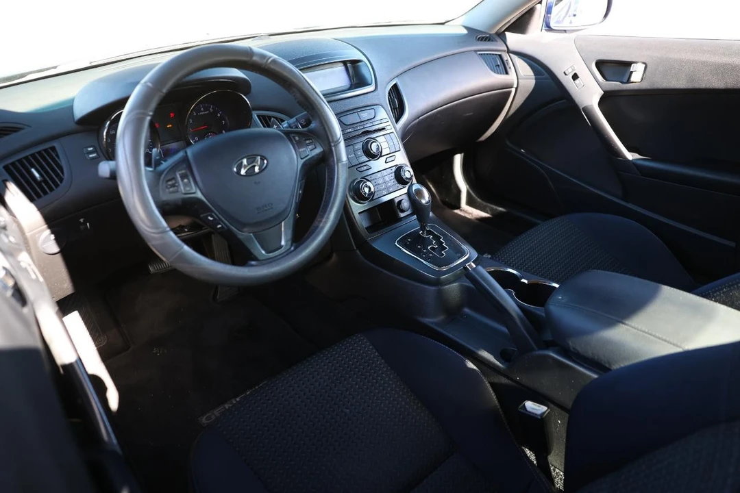 2011 Hyundai Genesis Coupe - Image 4 of 21