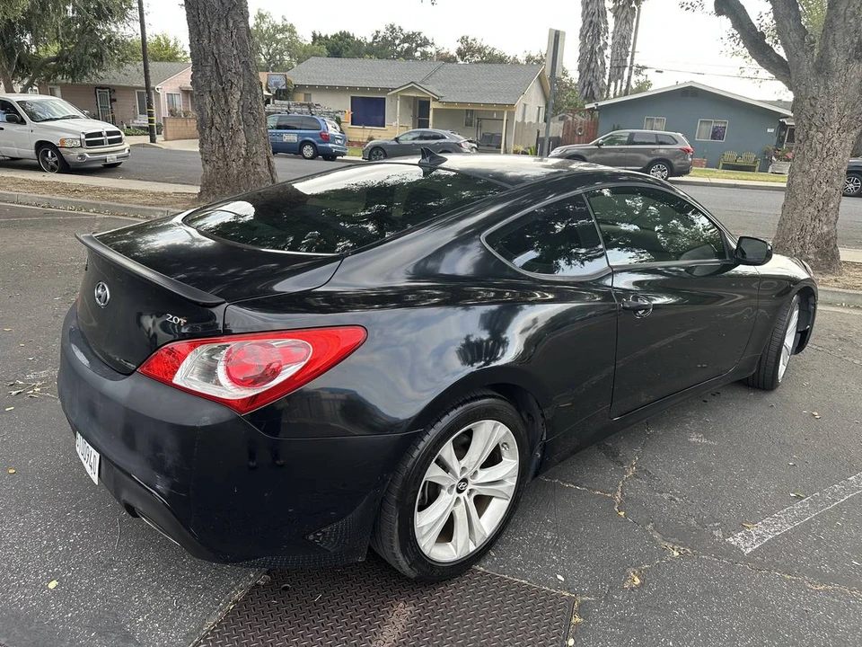 2011 Hyundai Genesis Coupe - Image 4 of 16