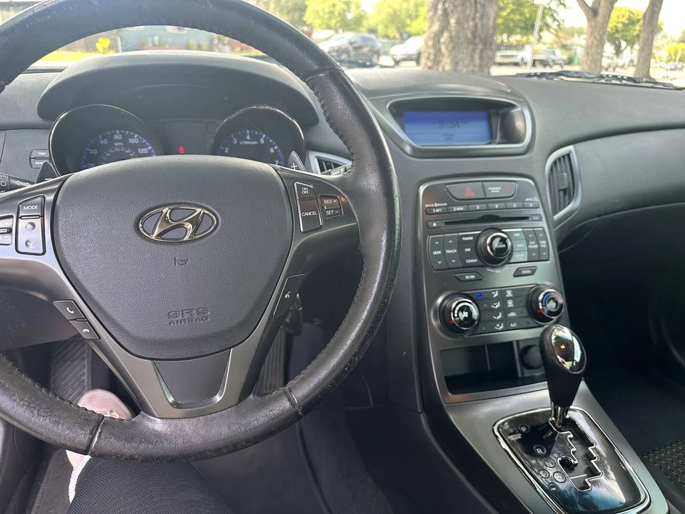 2011 Hyundai Genesis Coupe - Image 12 of 16