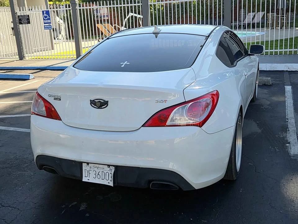 2011 Hyundai Genesis Coupe - Image 11 of 13