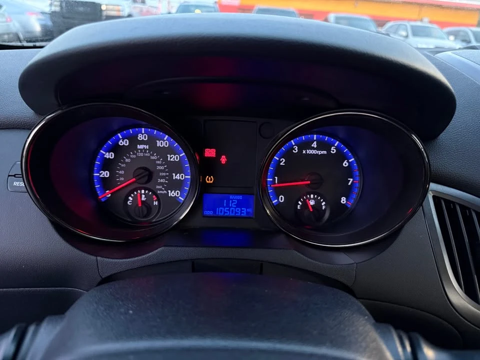 2011 Hyundai Genesis Coupe - Image 17 of 20