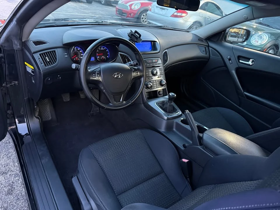 2011 Hyundai Genesis Coupe - Image 13 of 20