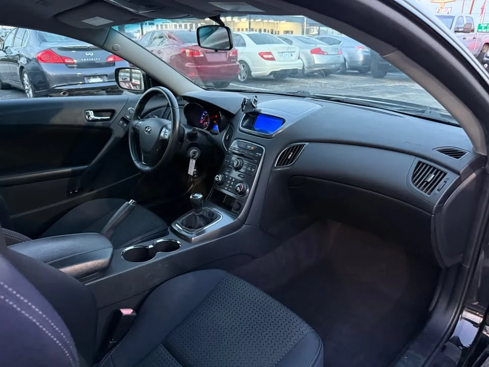 2011 Hyundai Genesis Coupe - Image 14 of 20