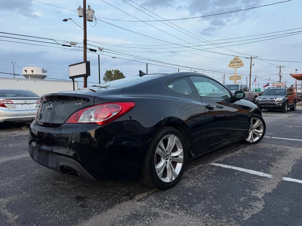 2011 Hyundai Genesis Coupe - Image 10 of 20