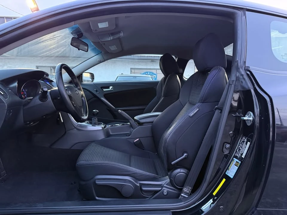2011 Hyundai Genesis Coupe - Image 18 of 20