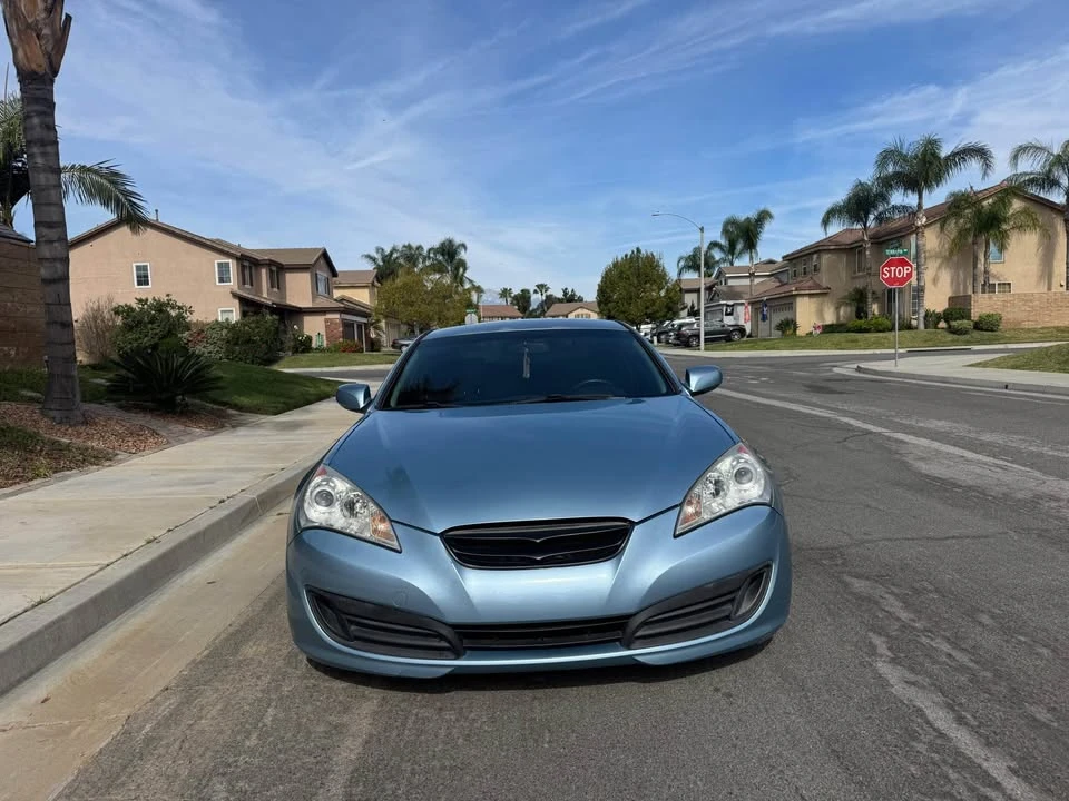 2011 Hyundai Genesis Coupe - Image 2 of 10