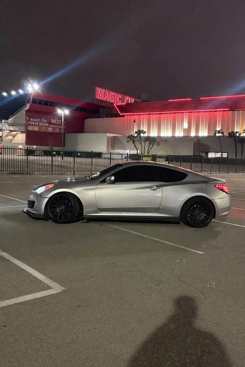 2011 Hyundai Genesis Coupe - Image 2 of 3
