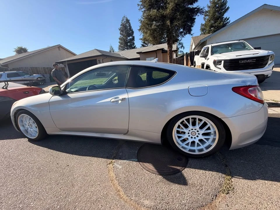 2011 Hyundai Genesis Coupe - Image 3 of 11