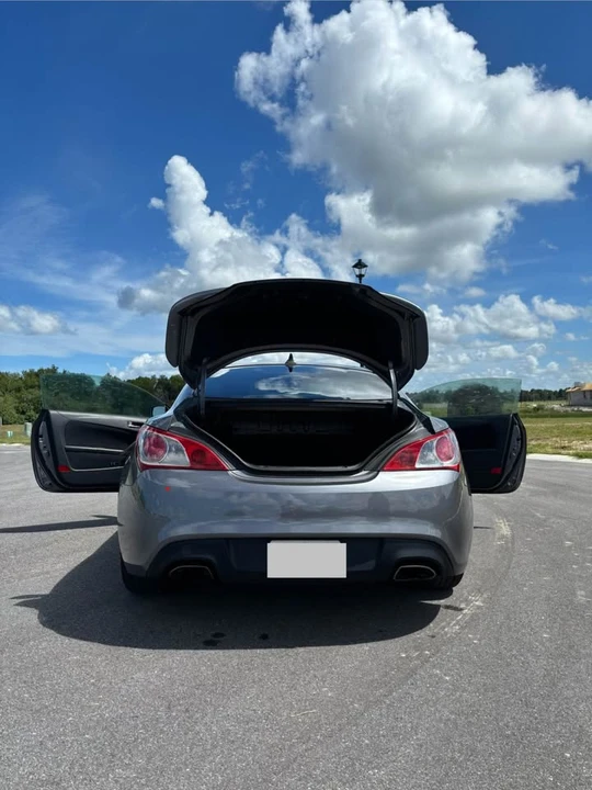 2011 Hyundai Genesis Coupe - Image 5 of 13