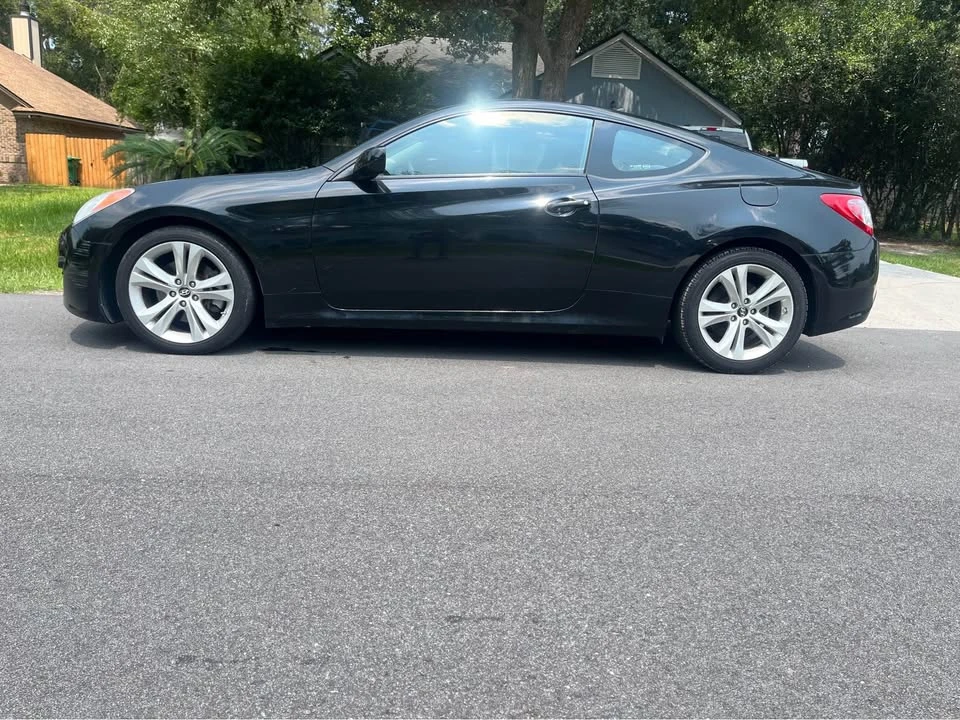 2011 Hyundai Genesis Coupe - Image 3 of 12