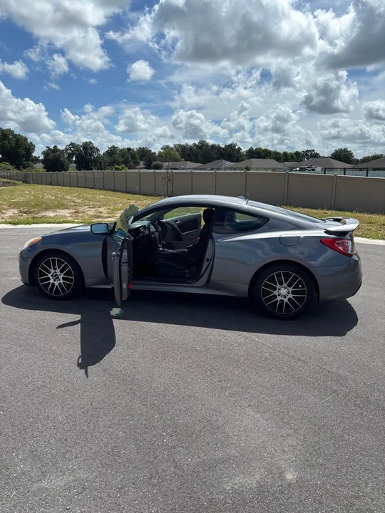 2011 Hyundai Genesis Coupe - Image 7 of 13