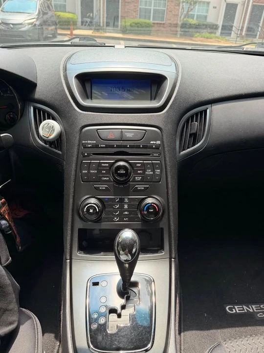 2011 Hyundai Genesis Coupe - Image 10 of 10