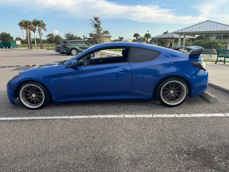 2011 Hyundai Genesis Coupe - Image 9 of 20