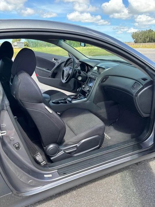 2011 Hyundai Genesis Coupe - Image 10 of 13