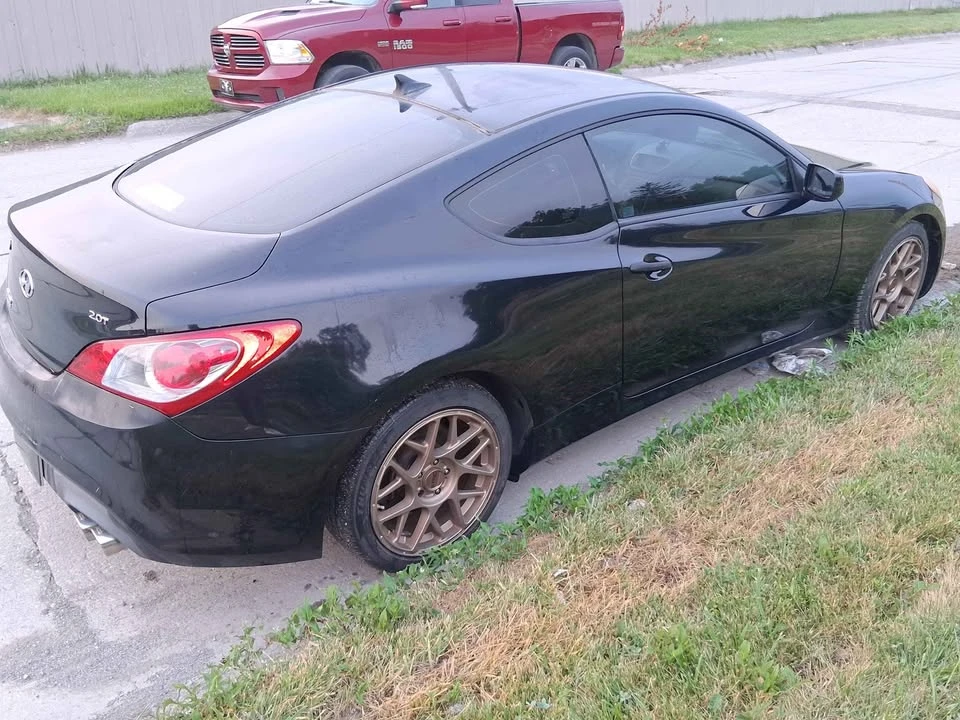 2011 Hyundai Genesis Coupe - Image 5 of 11