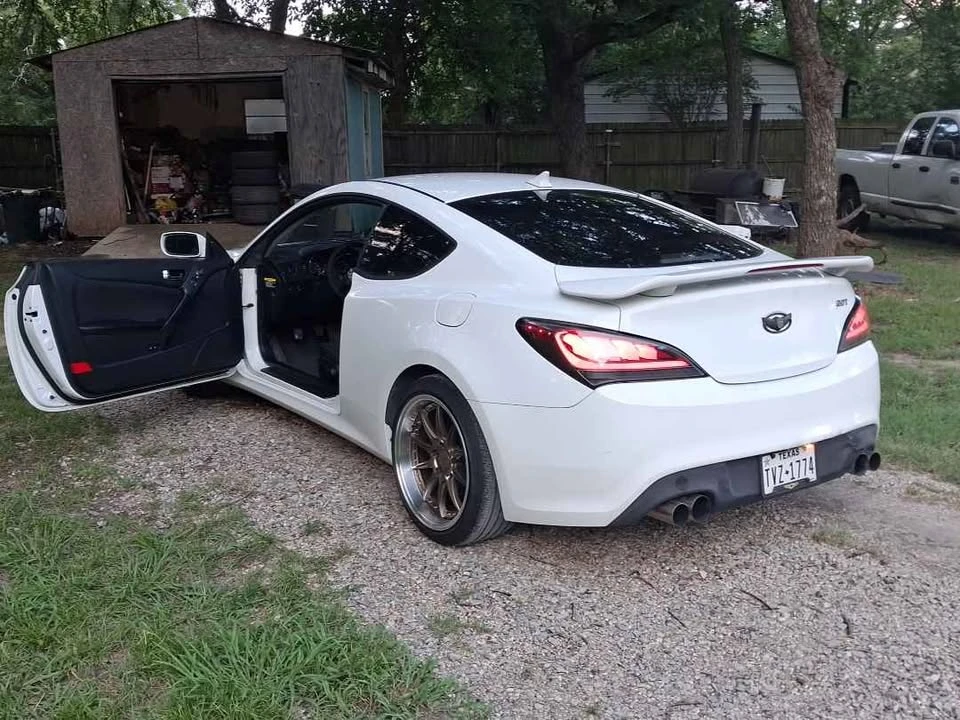 2011 Hyundai Genesis Coupe - Image 5 of 7