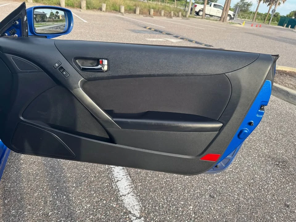 2011 Hyundai Genesis Coupe - Image 16 of 20