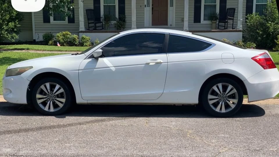 2011 Hyundai Genesis Coupe - Image 4 of 4