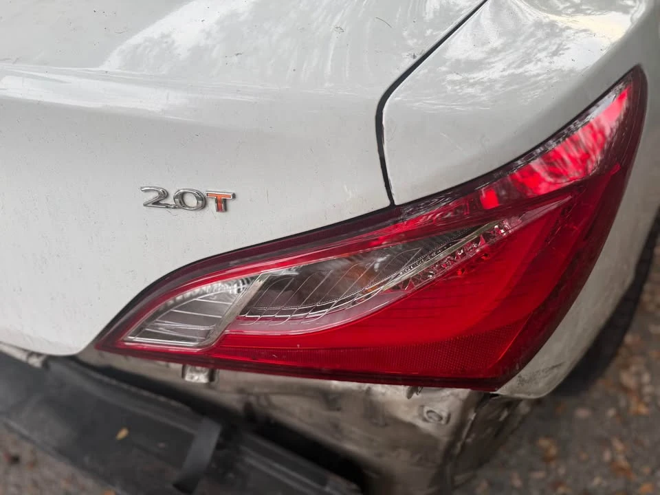 2011 Hyundai Genesis Coupe - Image 3 of 13