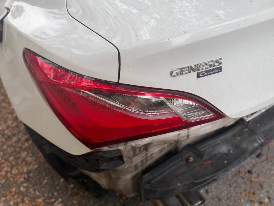 2011 Hyundai Genesis Coupe - Image 4 of 13