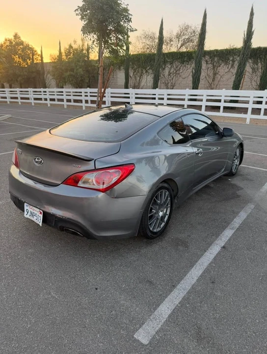 2011 Hyundai Genesis Coupe - Image 3 of 3