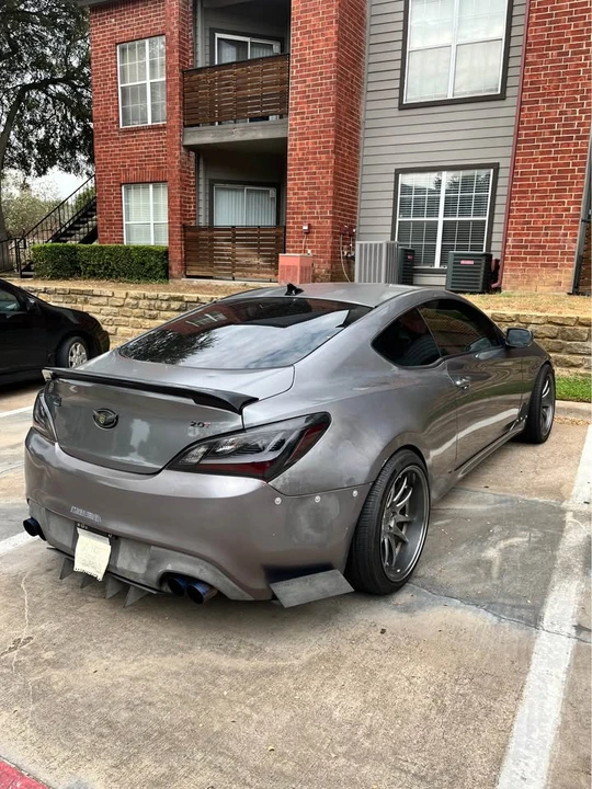2011 Hyundai Genesis Coupe - Image 11 of 18