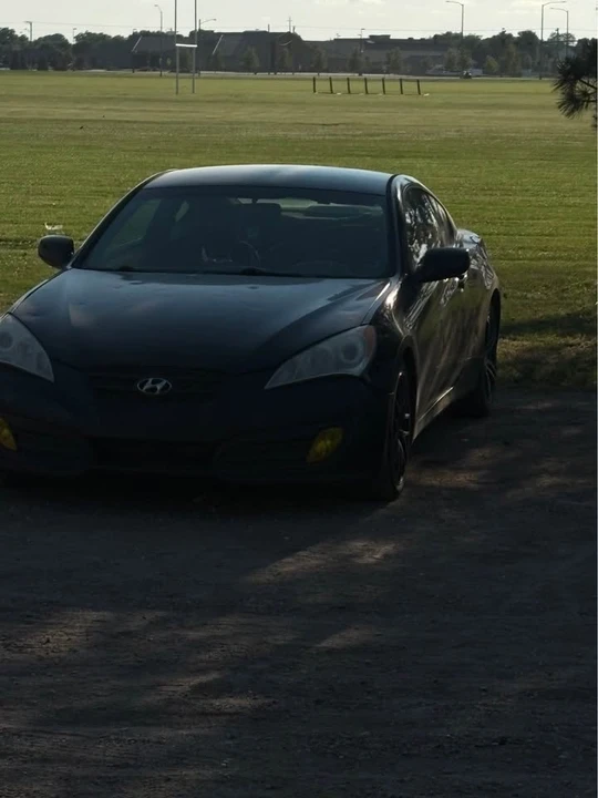 2011 Hyundai Genesis Coupe - Image 6 of 15