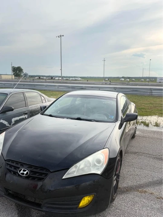 2011 Hyundai Genesis Coupe - Image 7 of 15