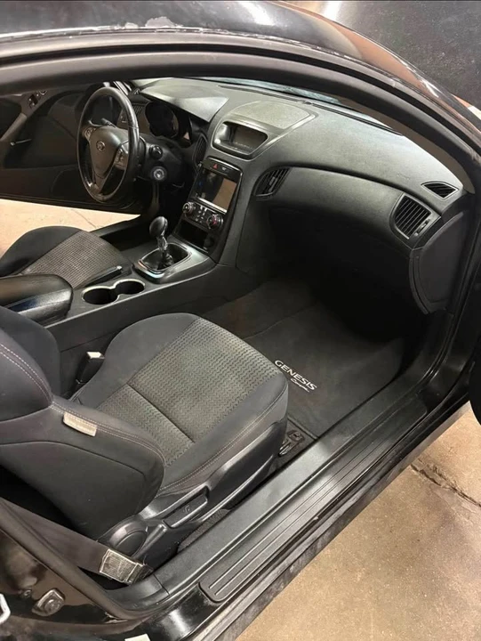 2011 Hyundai Genesis Coupe - Image 11 of 15