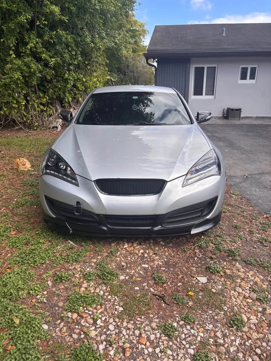 2011 Hyundai Genesis Coupe - Image 2 of 11