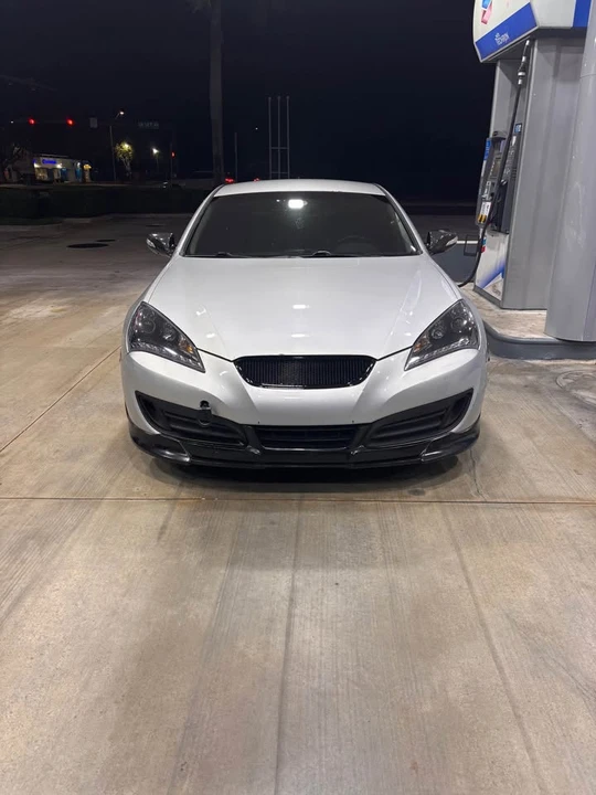 2011 Hyundai Genesis Coupe - Image 7 of 11