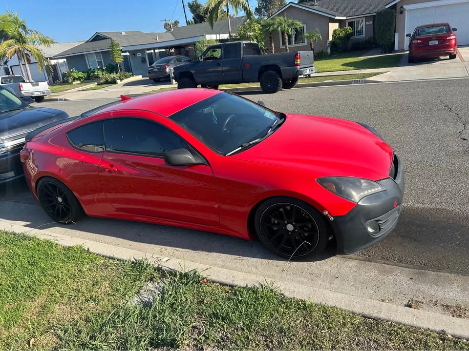 2011 Hyundai Genesis Coupe - Image 2 of 4