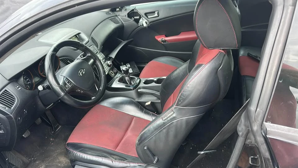 2011 Hyundai Genesis Coupe - Image 3 of 10
