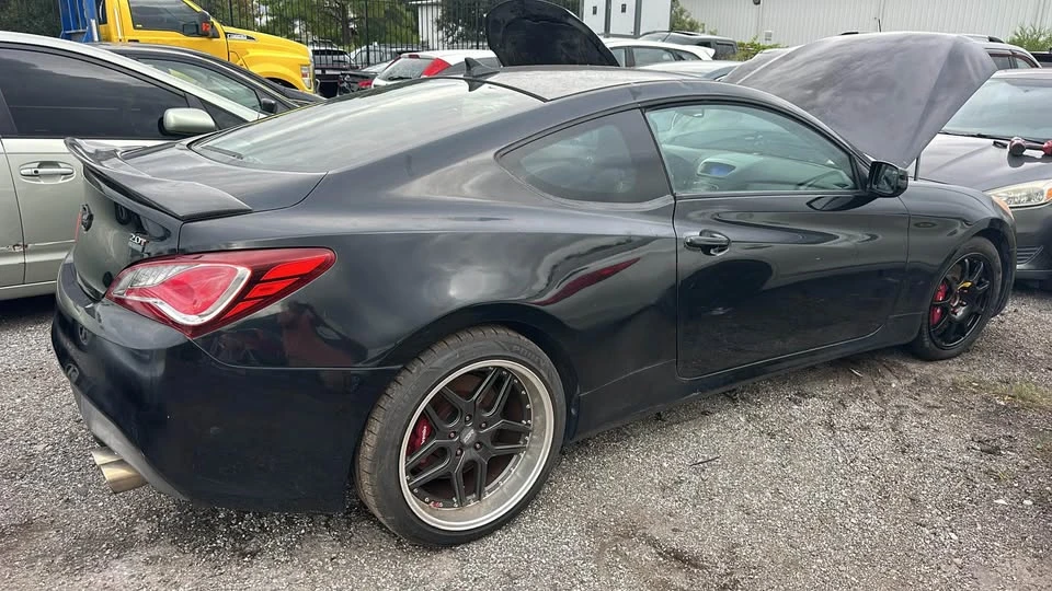 2011 Hyundai Genesis Coupe - Image 8 of 10