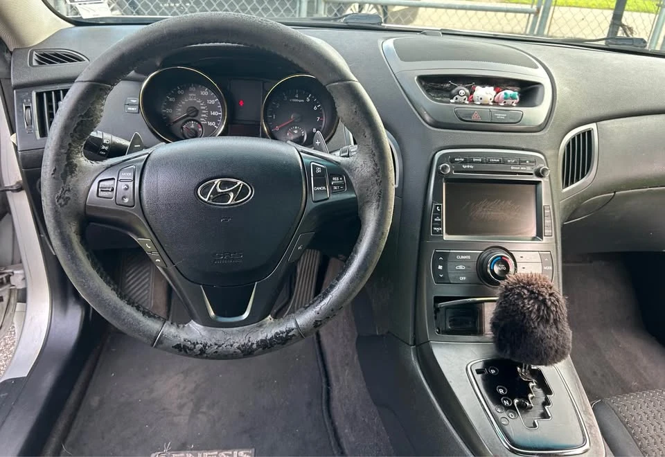 2011 Hyundai Genesis Coupe - Image 12 of 13