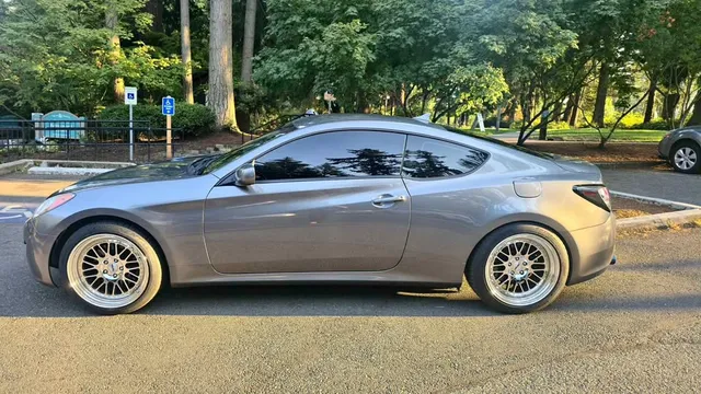 2011 Hyundai Genesis Coupe 2.0T Coupe 2D