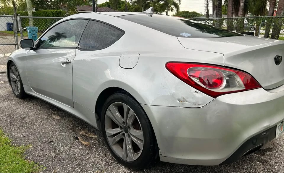 2011 Hyundai Genesis Coupe - Image 4 of 13